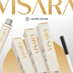 Caixas e tubo com escova do produto Visara Along Cílios sobre fundo bege e dourado